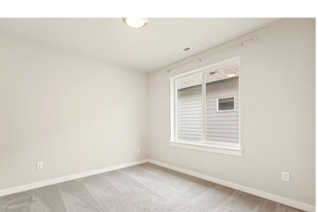 Building Photo - 7627 61st Dr NE