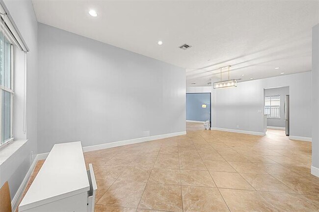 Building Photo - 4227 Sabal Ridge Cir