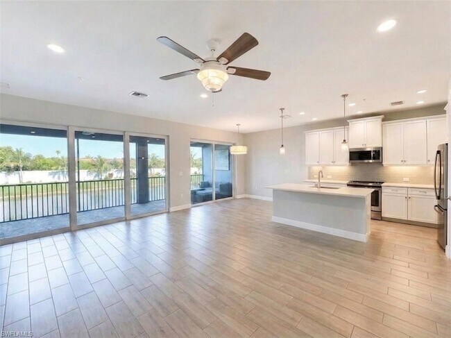 Building Photo - 2549 Seychelles Dr