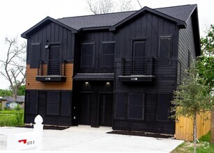 Building Photo - 6818 Sandra St