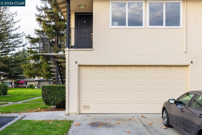 Building Photo - 1033 Mohr Ln