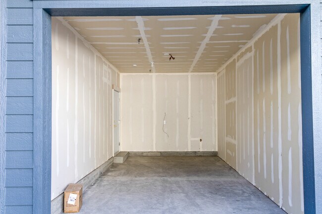 Building Photo - 5801 S Garnet Dr