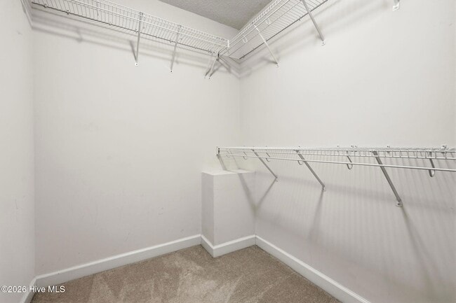 Building Photo - 14 Juniper Ln