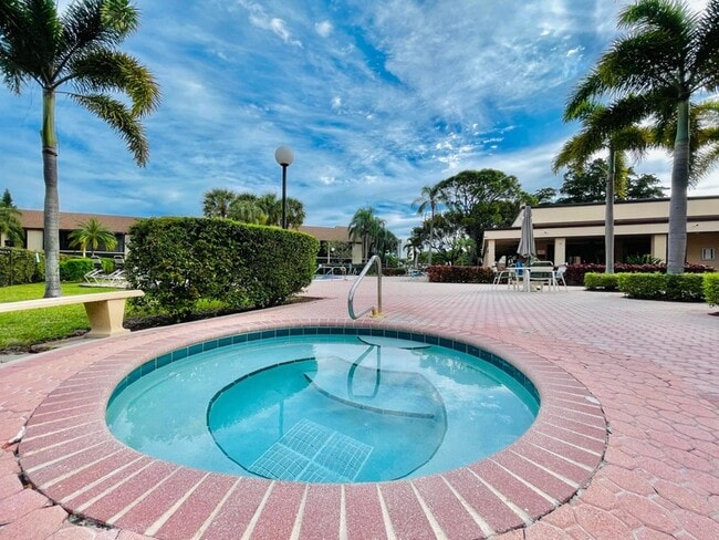 Building Photo - 2297 SW 15th St