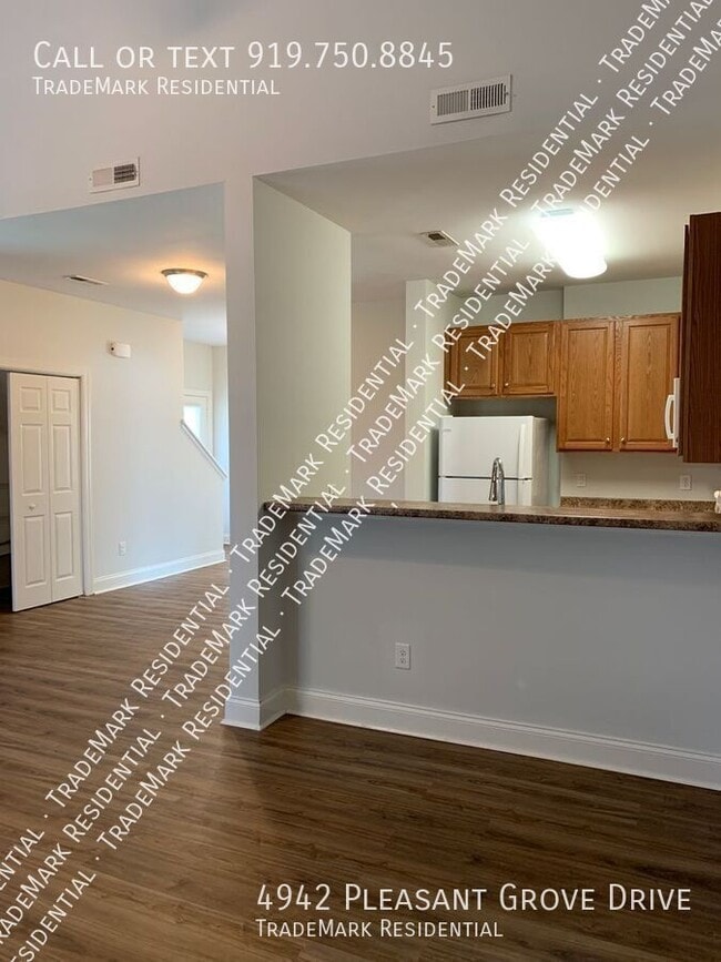 Building Photo - 4942 Pleasant Grove Dr