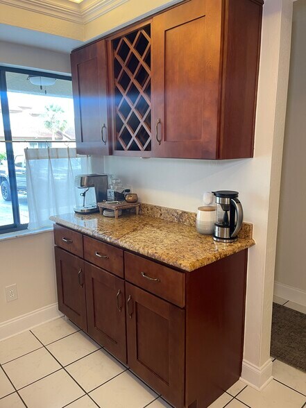 Building Photo - 7360 Ulmerton Rd