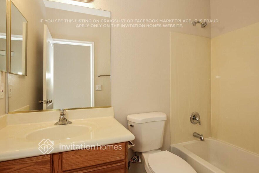 Building Photo - 375 N 167th Dr