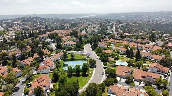 Building Photo - 3036 Avenida Christina