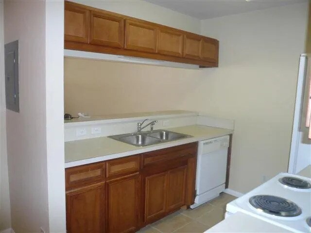 Building Photo - 2525 Hartsfield Rd