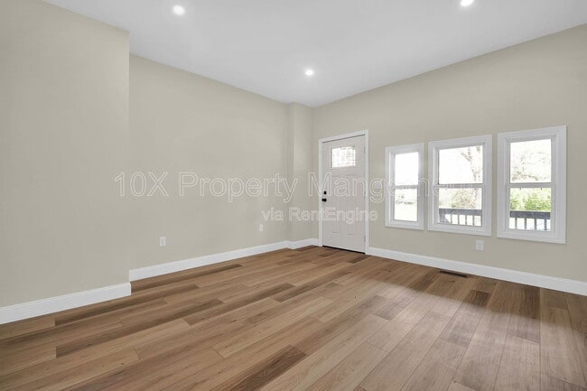 Building Photo - 555 Kimball Pl