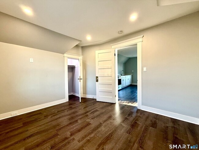 Building Photo - 7 Burritt Ave