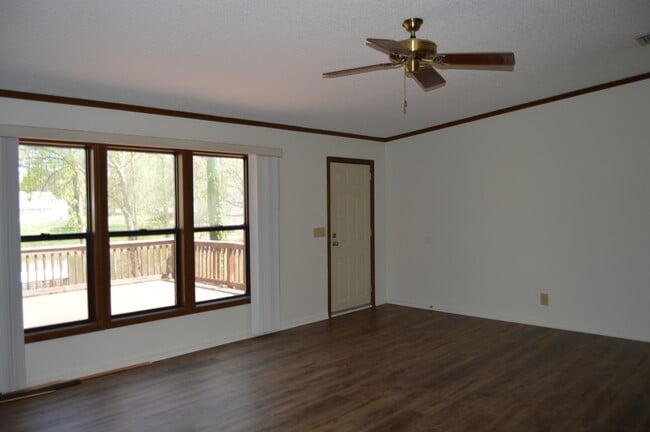 Building Photo - 125 Broadview Cir