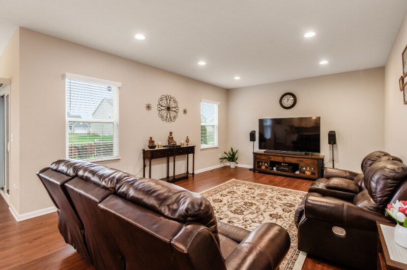 Building Photo - 3821 Pyke Dr