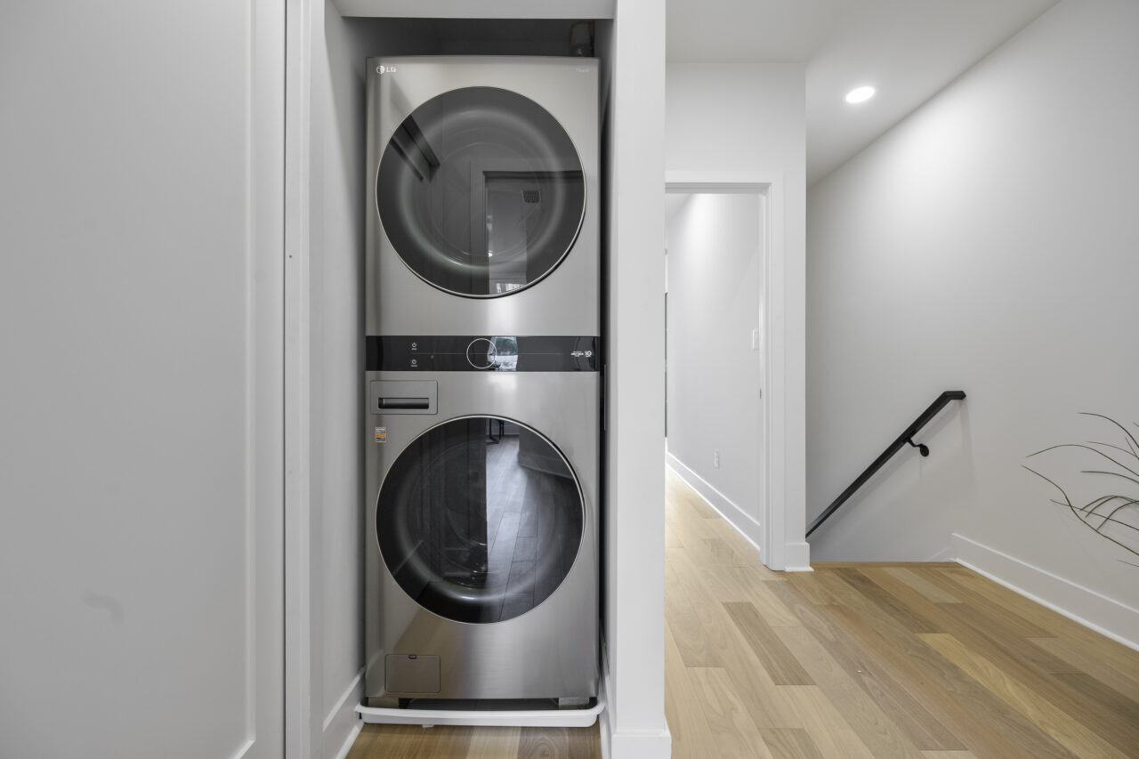 Building Photo - 771 18th St NE