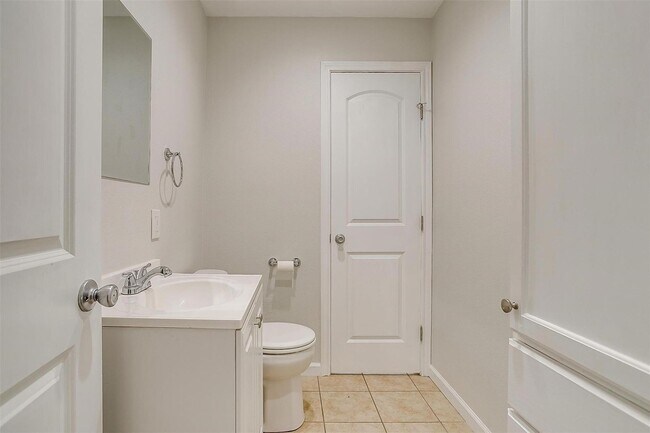 Building Photo - Amazing Home in Western Hills- 3 bed, 1.5 ...