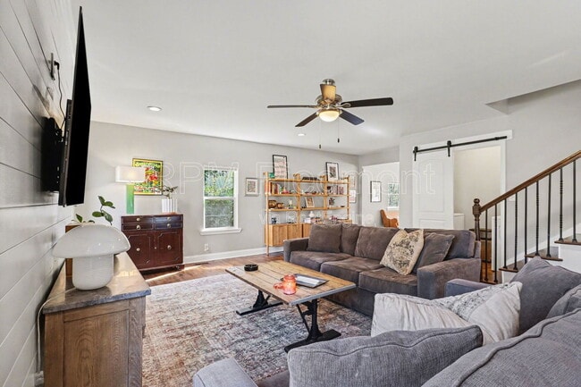 Building Photo - 1360 Smith St SE