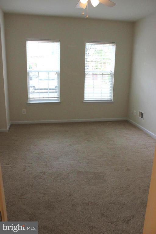 Building Photo - 43579 Wheat Berry Terrace