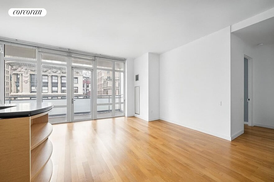 Building Photo - 325 5th Ave