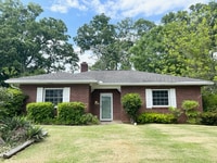 Building Photo - 302 Bowles Ave