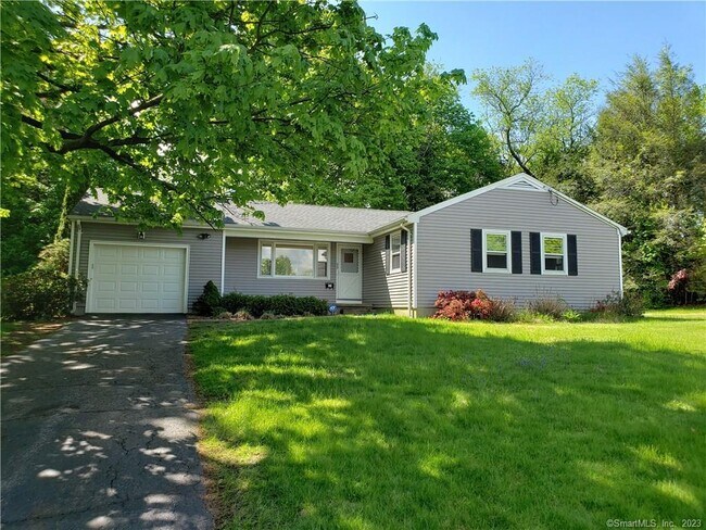 Primary Photo - 39 Sunrise Ave