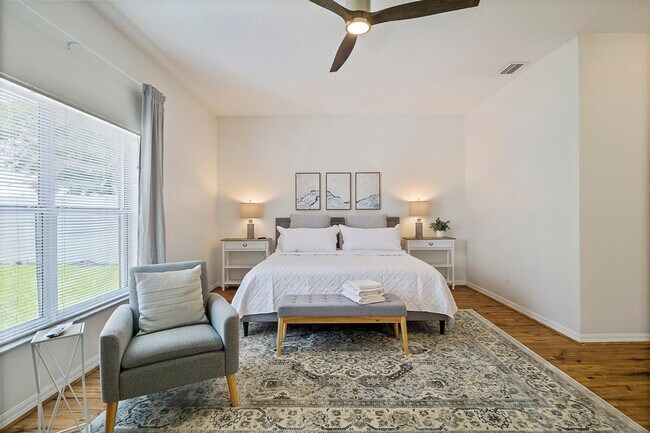 Building Photo - 11 Wheeler Ln