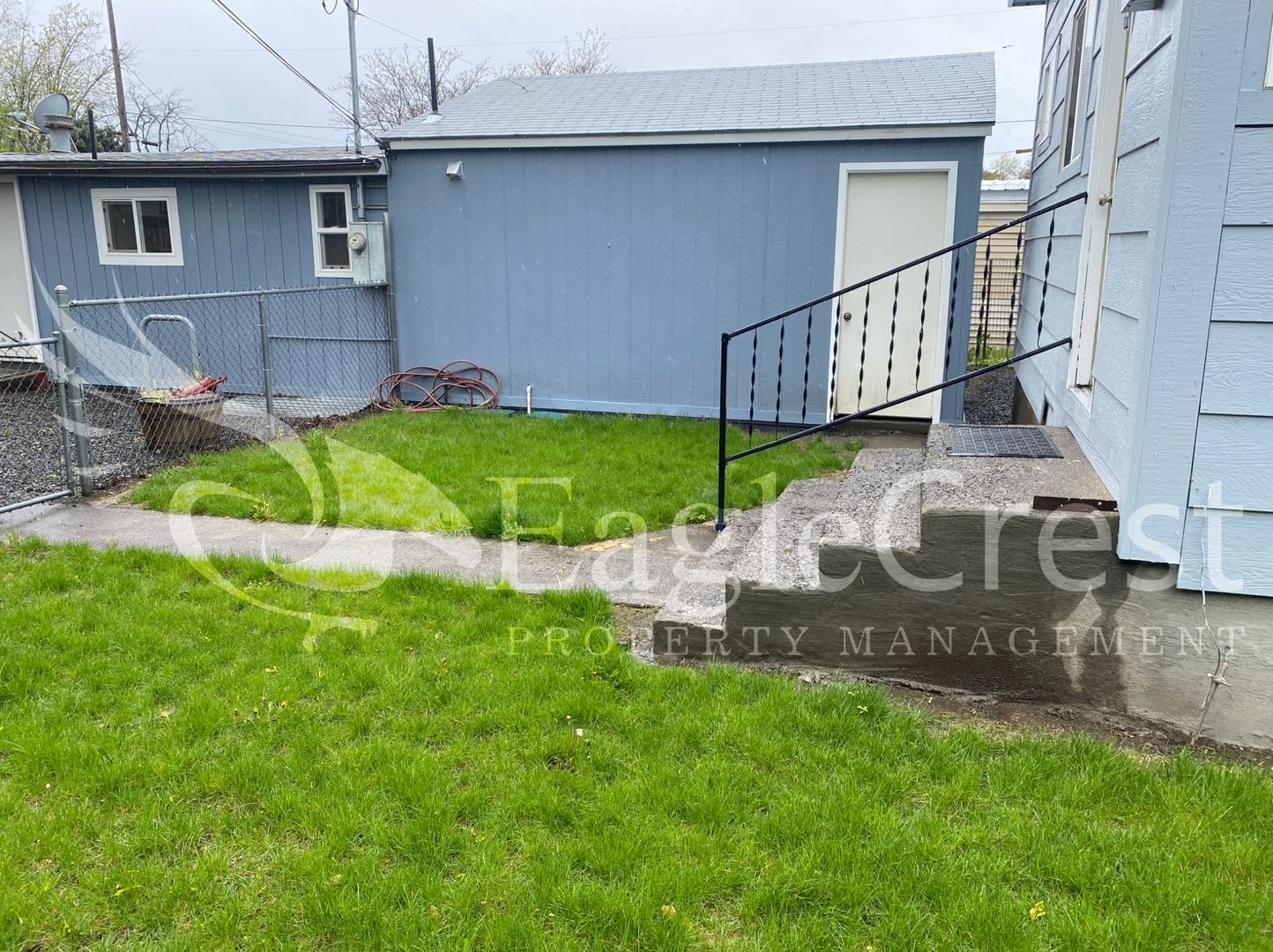 Building Photo - Charming 2 Bedroom Home With 1 Car Garage and A Covered Porch