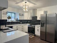Building Photo - 613 Glenview Cir