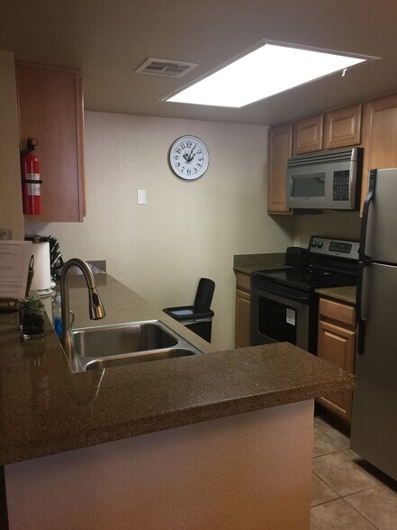 Building Photo - 101 S Players Club Dr