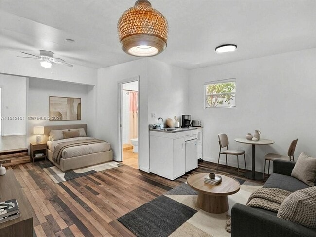 Building Photo - 9324 Byron Ave