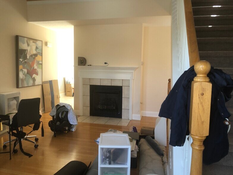 Building Photo - 760 Oaktree Blvd
