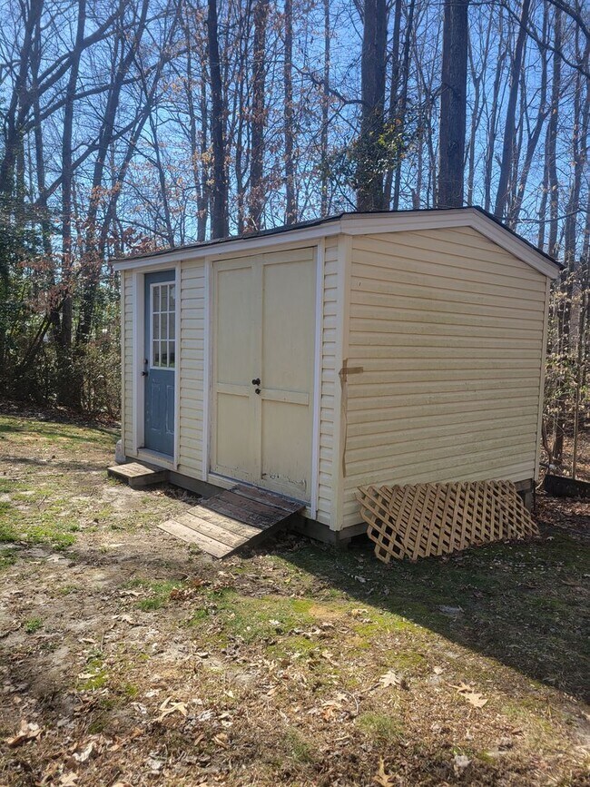 Building Photo - 3719 Bridlepath Ln