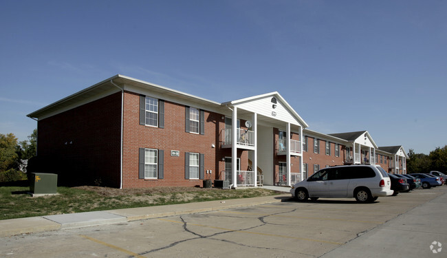 Troy Villa & Gateway Apartments - Troy, MO | Apartment Finder