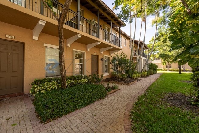 Building Photo - 708 SW 147th Ave