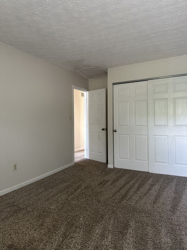 Building Photo - 3 Bedroom 2.5 Bath Townhome available in H...