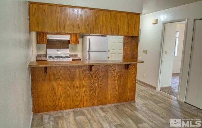 Building Photo - 360 Jill Ct