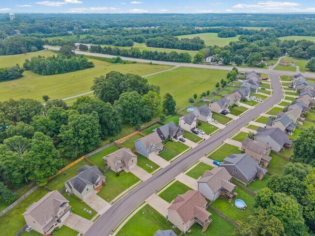 Building Photo - 125 Sycamore Hill Dr