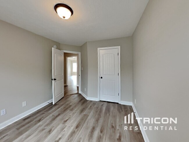 Building Photo - 2448 Andersonville Dr