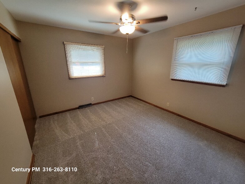 Building Photo - 9700 W 9th St N