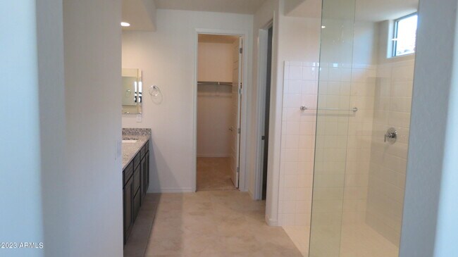 Building Photo - 5862 N 86th Dr