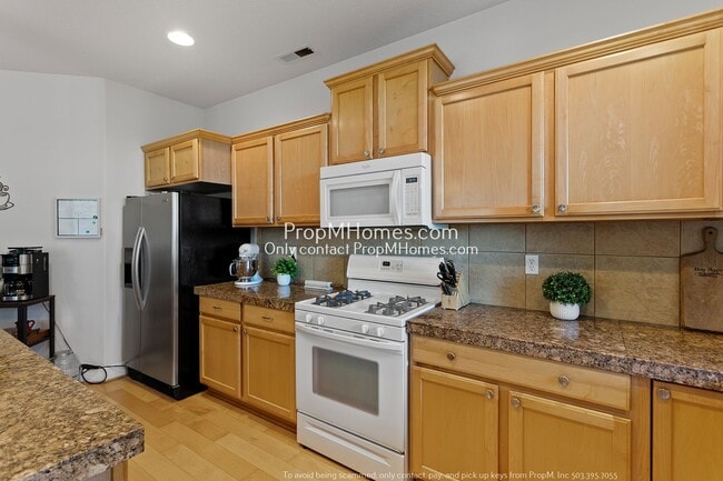 Building Photo - Four Bedroom Home with Amazing Views in Bull Mountain!