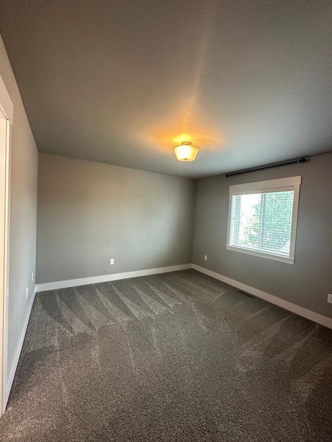 Building Photo - 4 Bedroom, 3 1/2 Bathroom House in Josephine Crossing Subdivision