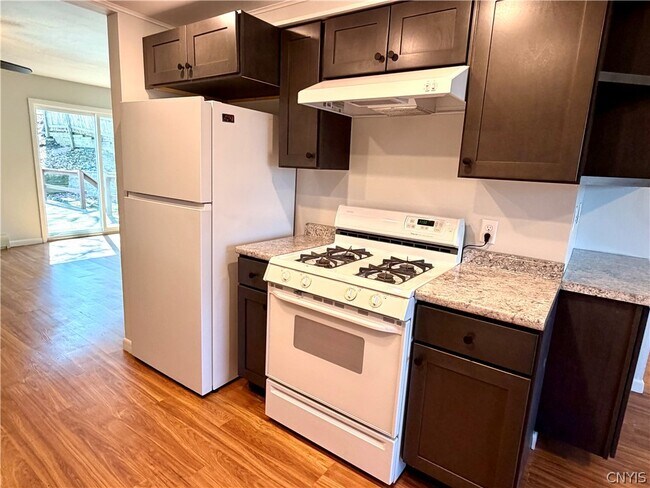 Building Photo - 14 Pond Path