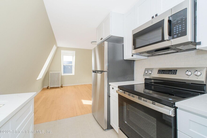 Building Photo - 413 Cary Ave