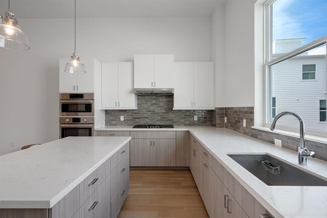 Building Photo - 3810 Berkman Dr