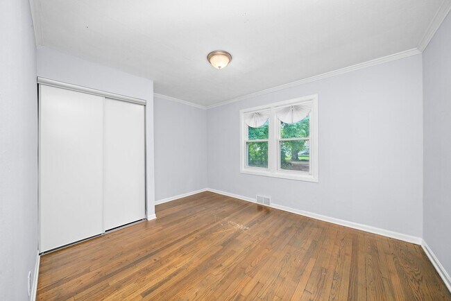 Building Photo - 701 E 142nd St