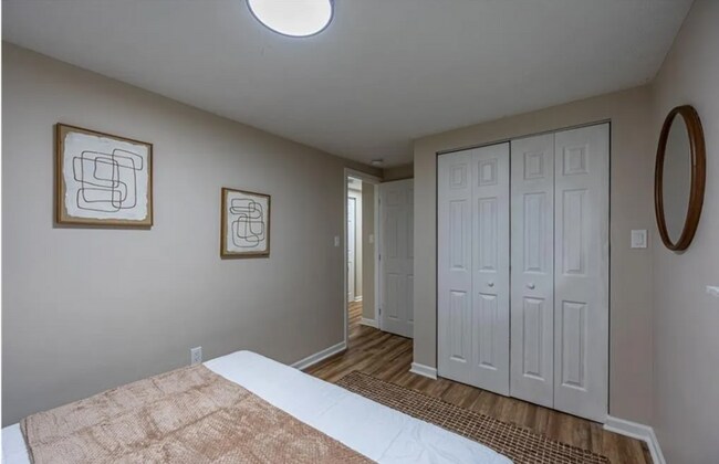 Building Photo - South Fayette Beauty! 4 bedrooms/2 baths