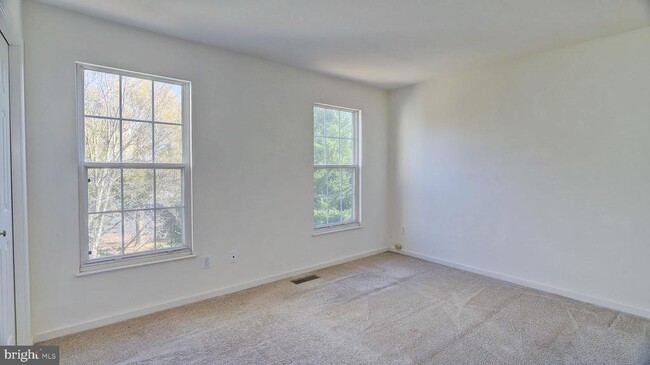 Building Photo - 6109 Jenlar Dr