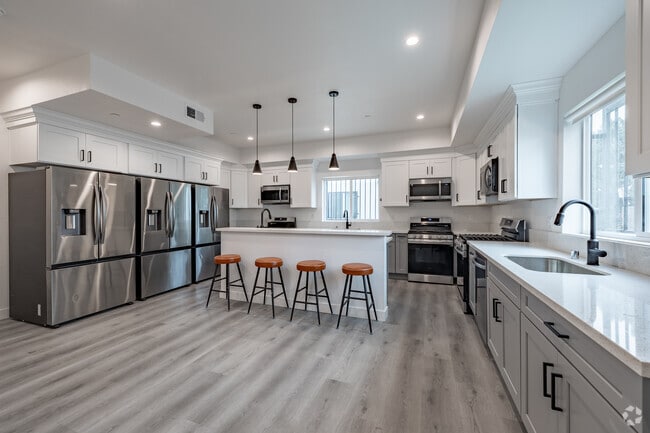 Interior Photo - 1360 West 35th St