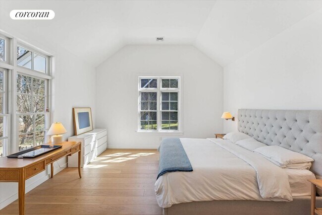 Building Photo - 25 Lamb Ave