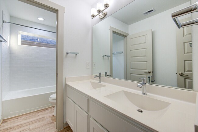 Building Photo - 3223 Cripple Creek Dr